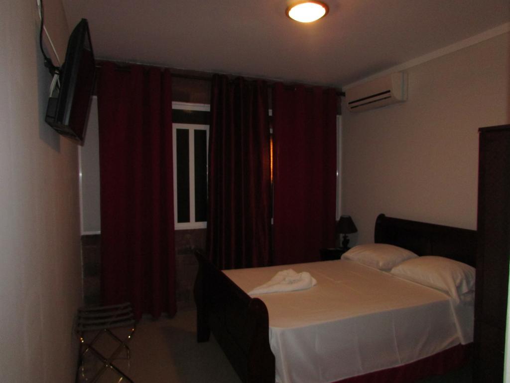 Residencial Girassol, Lda Bed and Breakfast Sao Filipe Εξωτερικό φωτογραφία